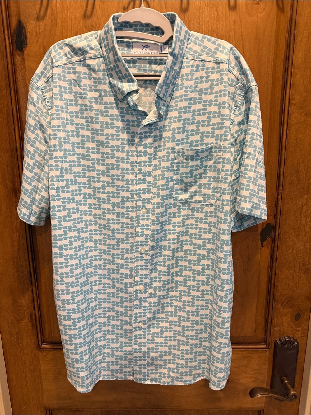 Southern Tide Light Blue & White Short-Sleeve Sunglasses Pattern Button-Up Shirt